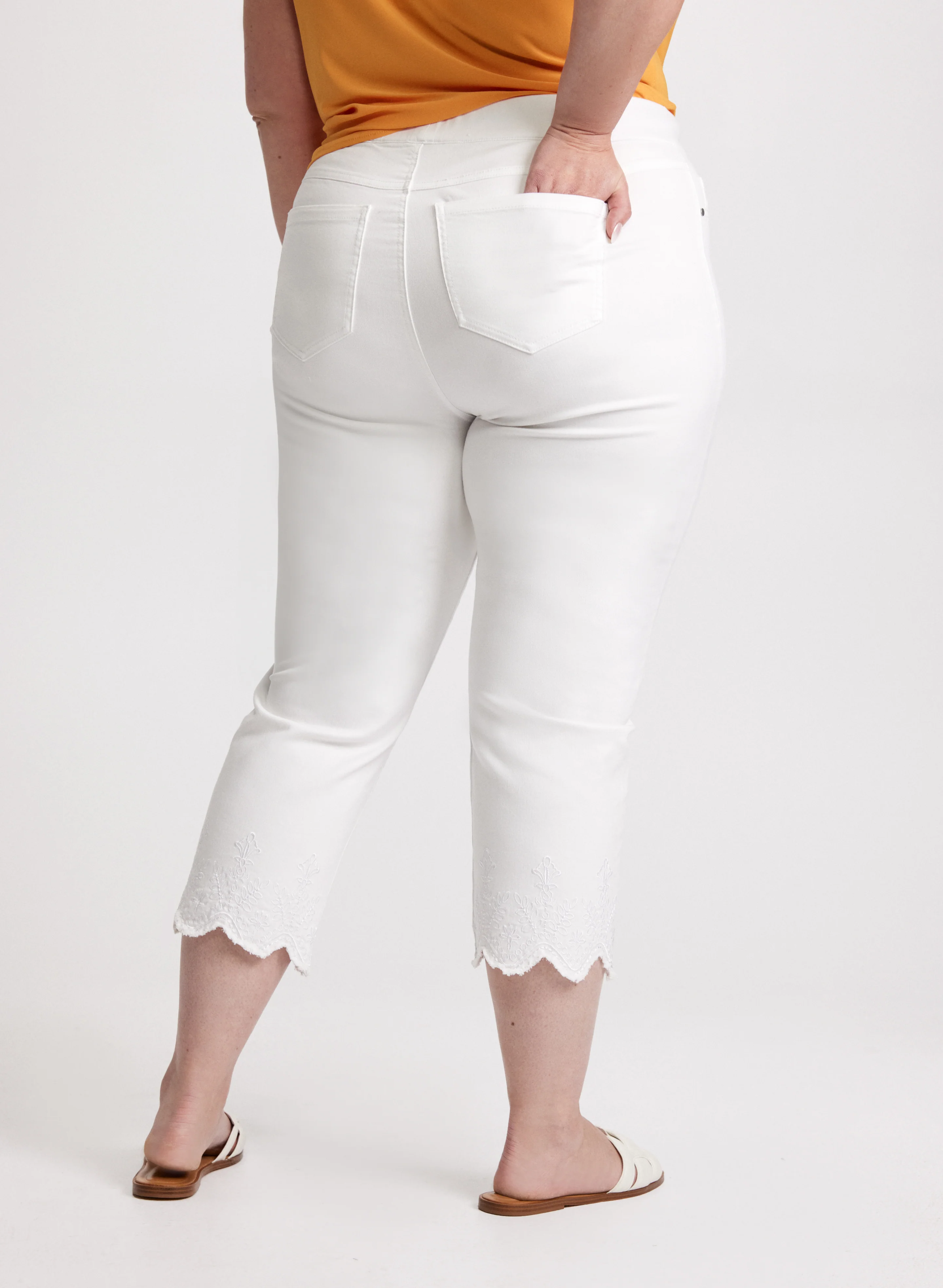Pull-On Straight Leg Denim Capris