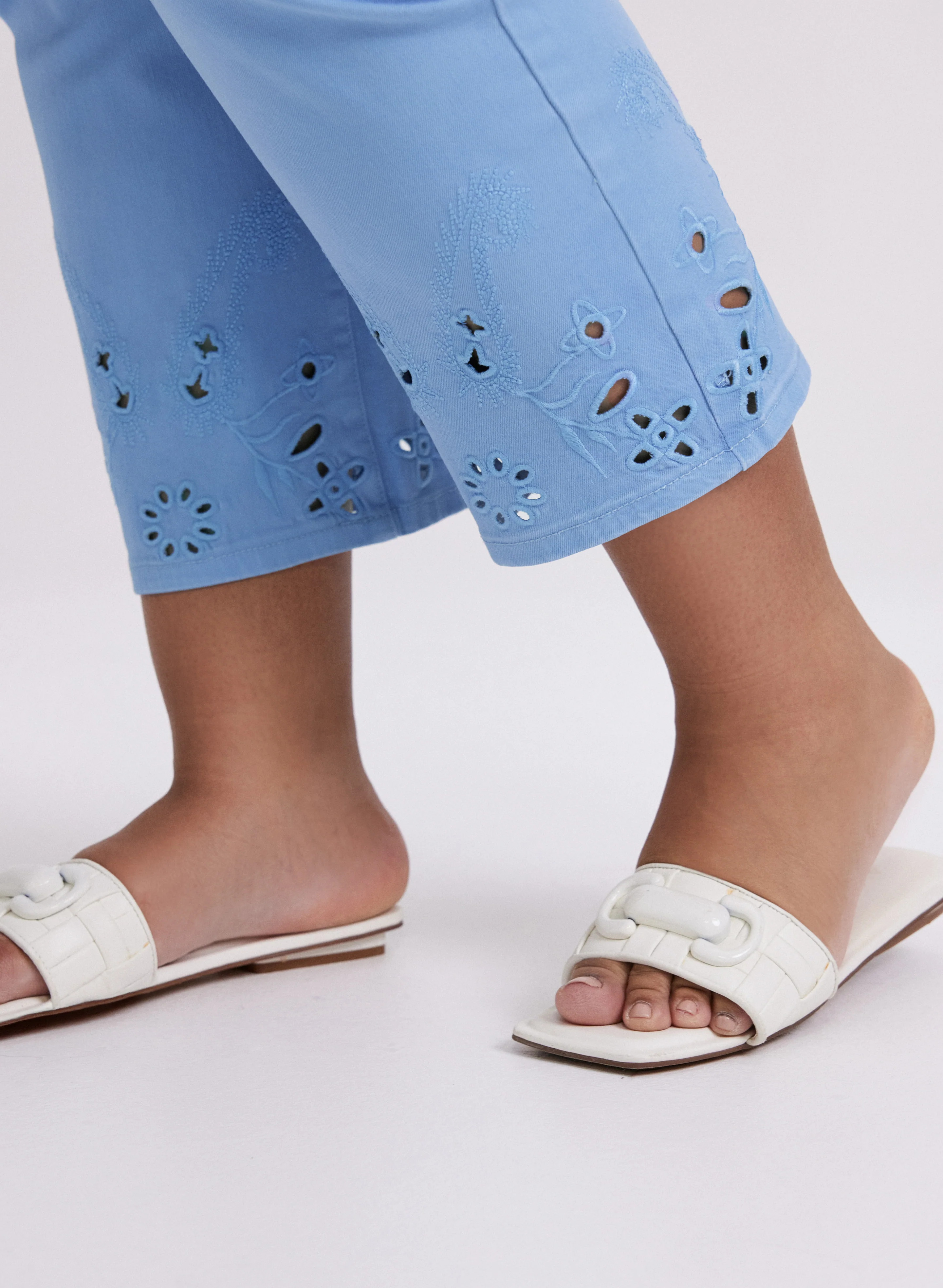 Straight-Leg Jean Capris