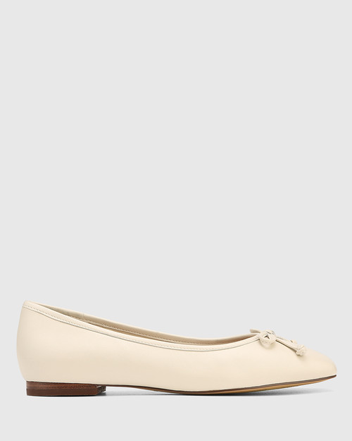 Aleisha Vintage Ivory Leather Ballet Flat