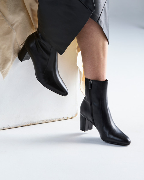 Kilton Black Leather Ankle Boot
