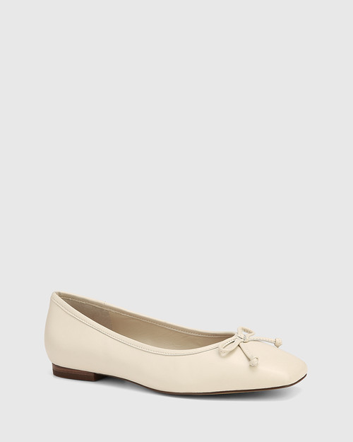 Aleisha Vintage Ivory Leather Ballet Flat