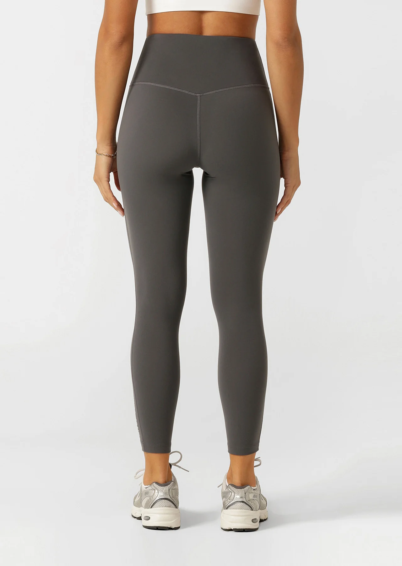 Lotus No Chafe Phone Pocket Ankle Biter Leggings