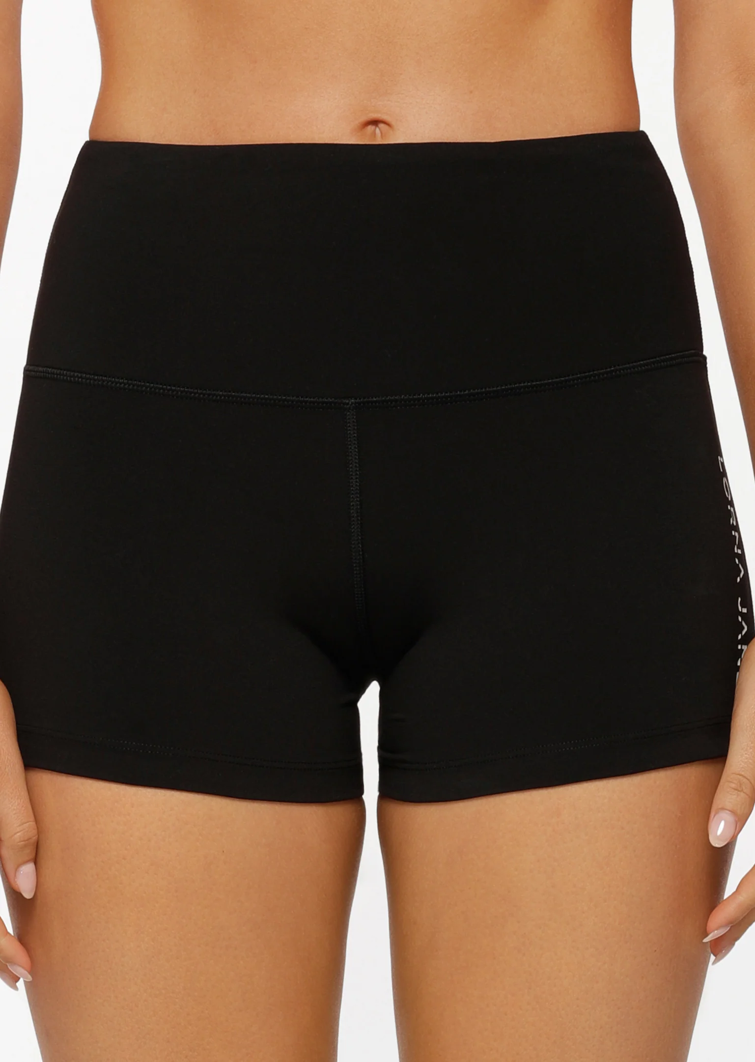 Lotus No Chafe Phone Pocket 9cm Bike Shorts