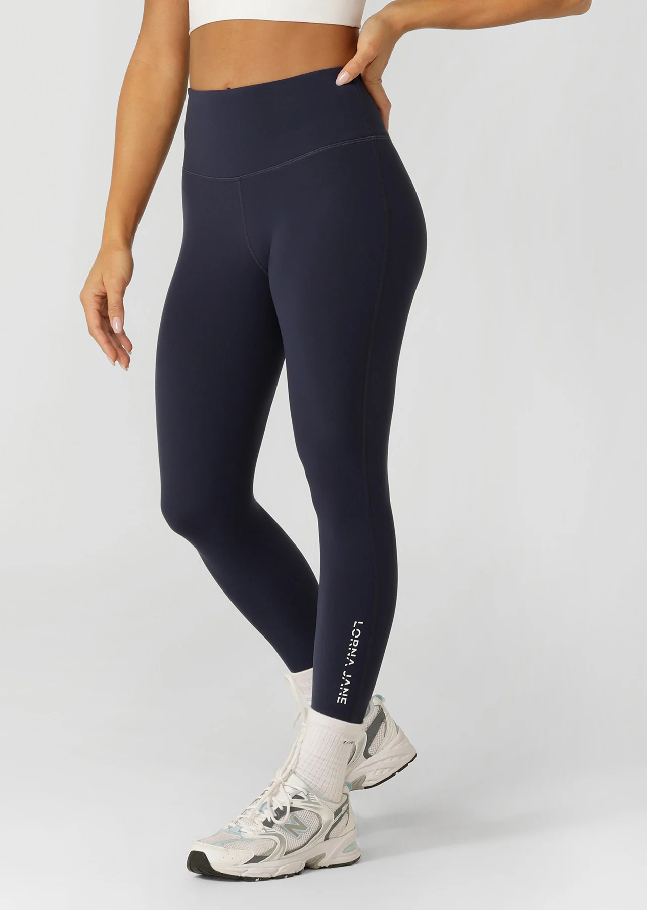 Lotus No Chafe Phone Pocket Ankle Biter Leggings