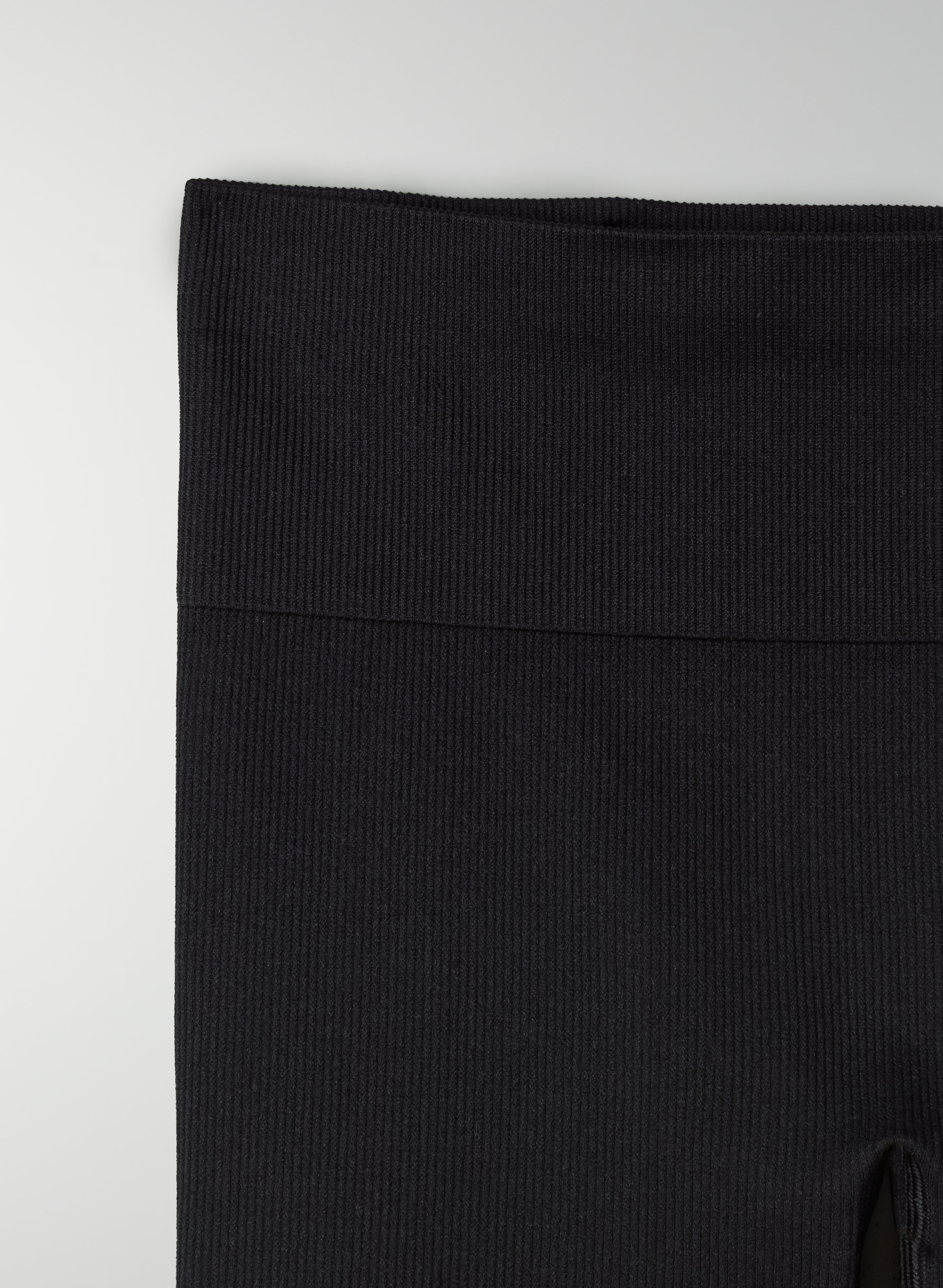 Silhouette Seamless Short