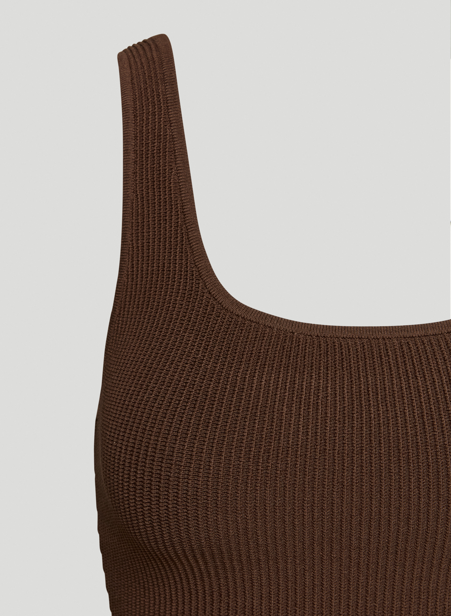 Sculpt Knit Cropped Tank