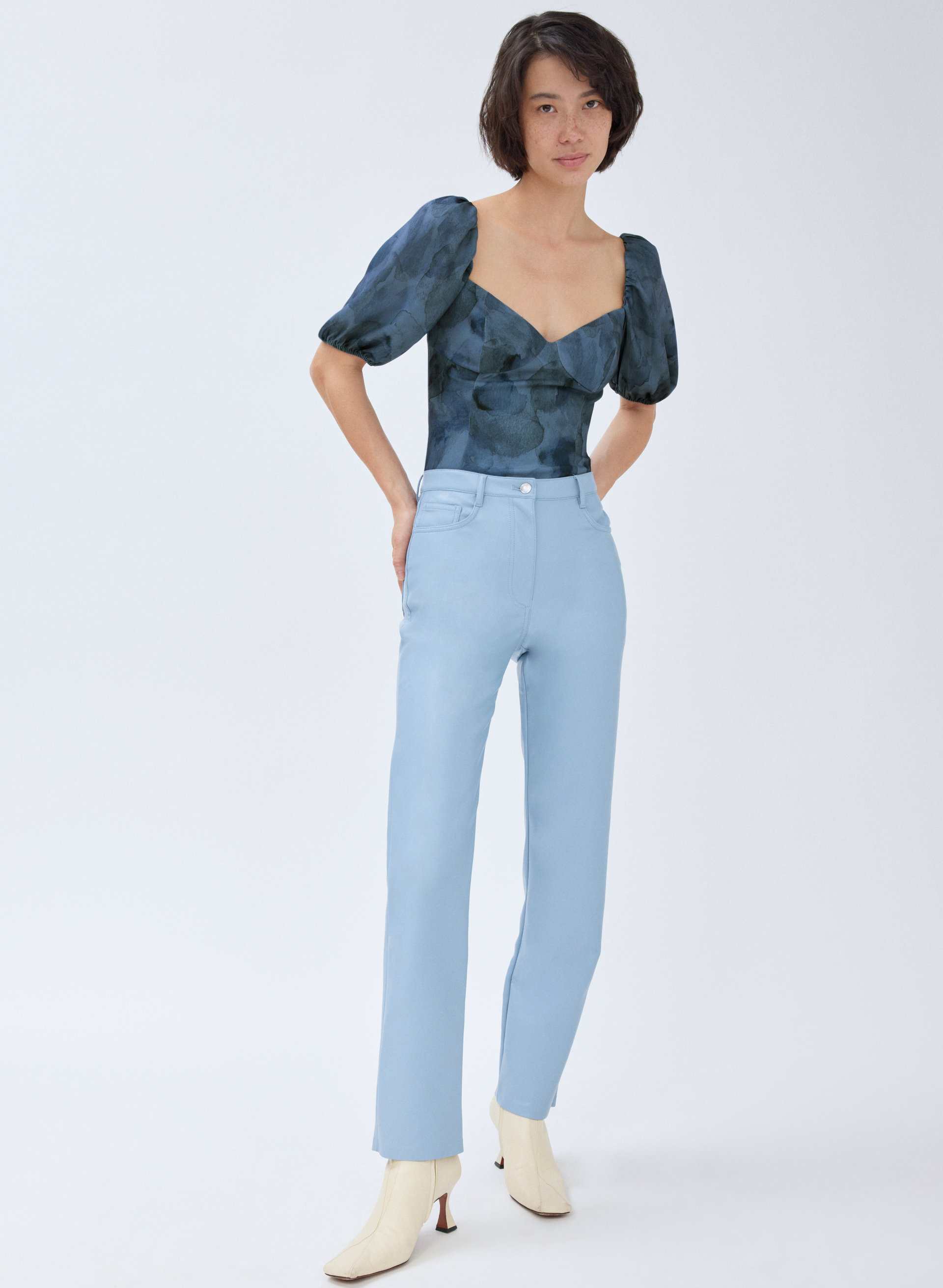 Novella Shortsleeve Blouse