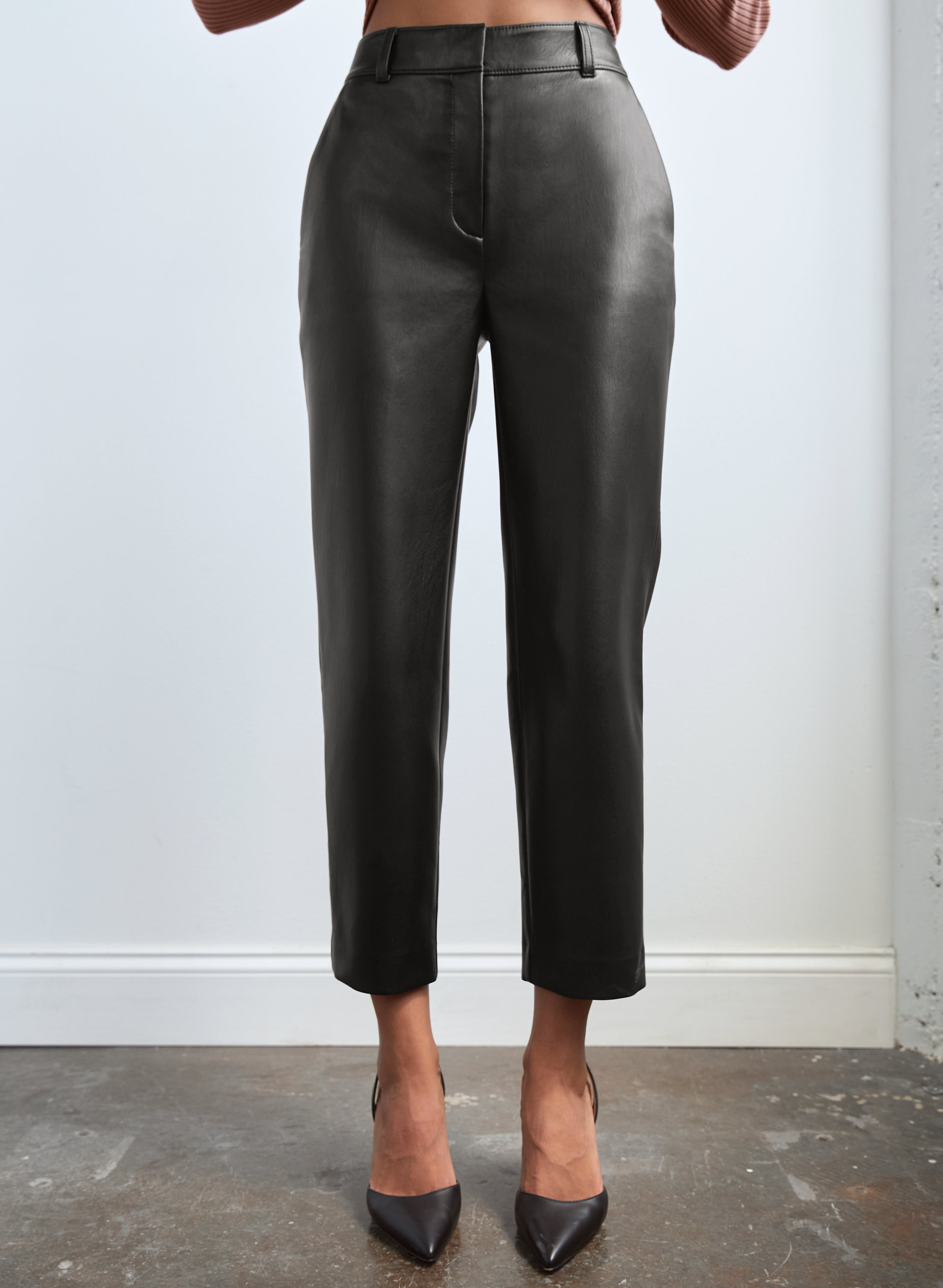Command Cropped Pant