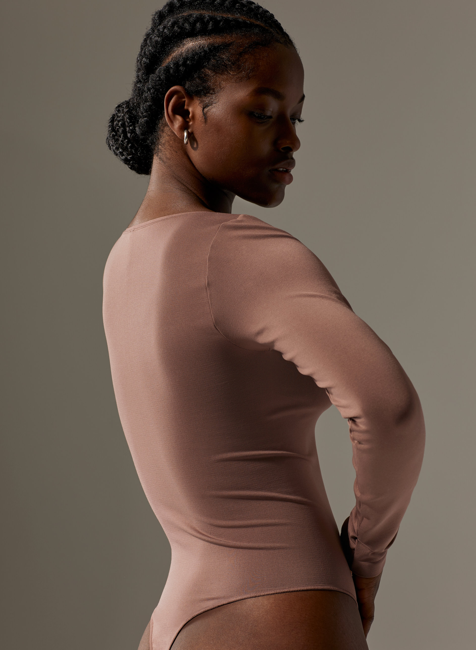 Seamless Contour Scoop Longsleeve Bodysuit