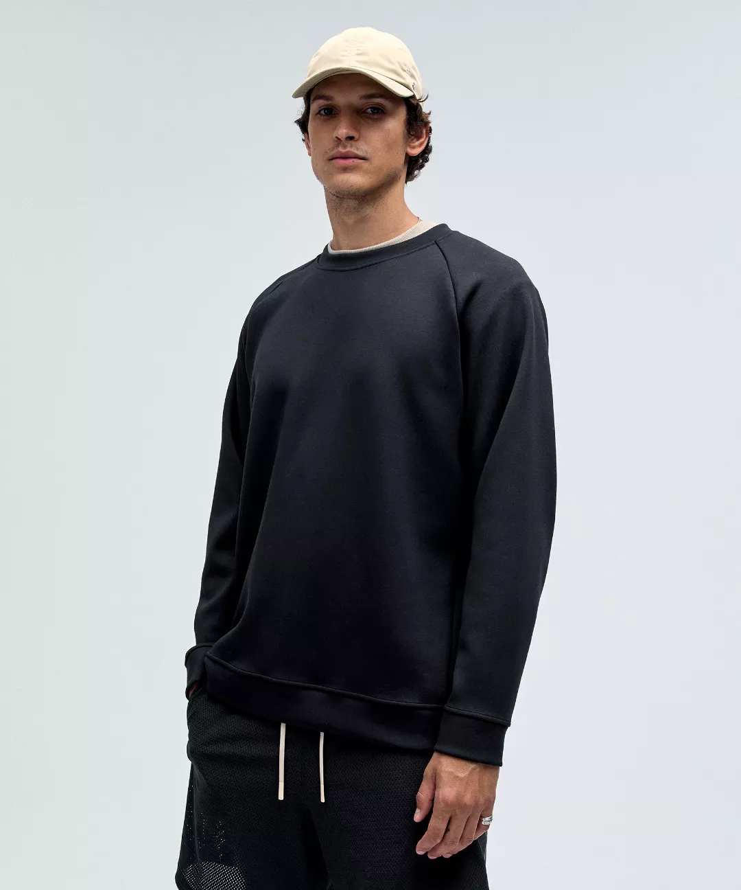 Smooth Spacer Classic-Fit Crew