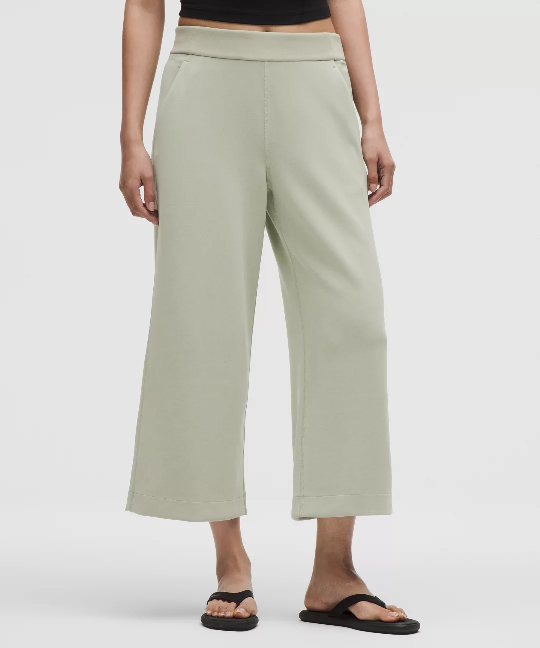 Softstreme High-Rise Wide-Leg Cropped Pant
