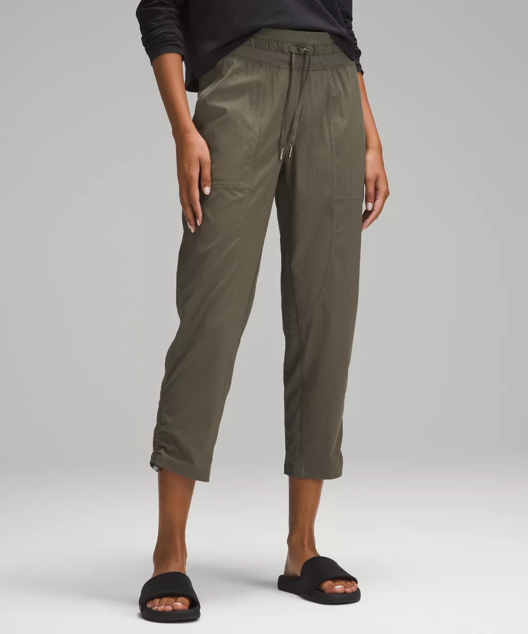 Dance Studio Mid-Rise Cropped Pant