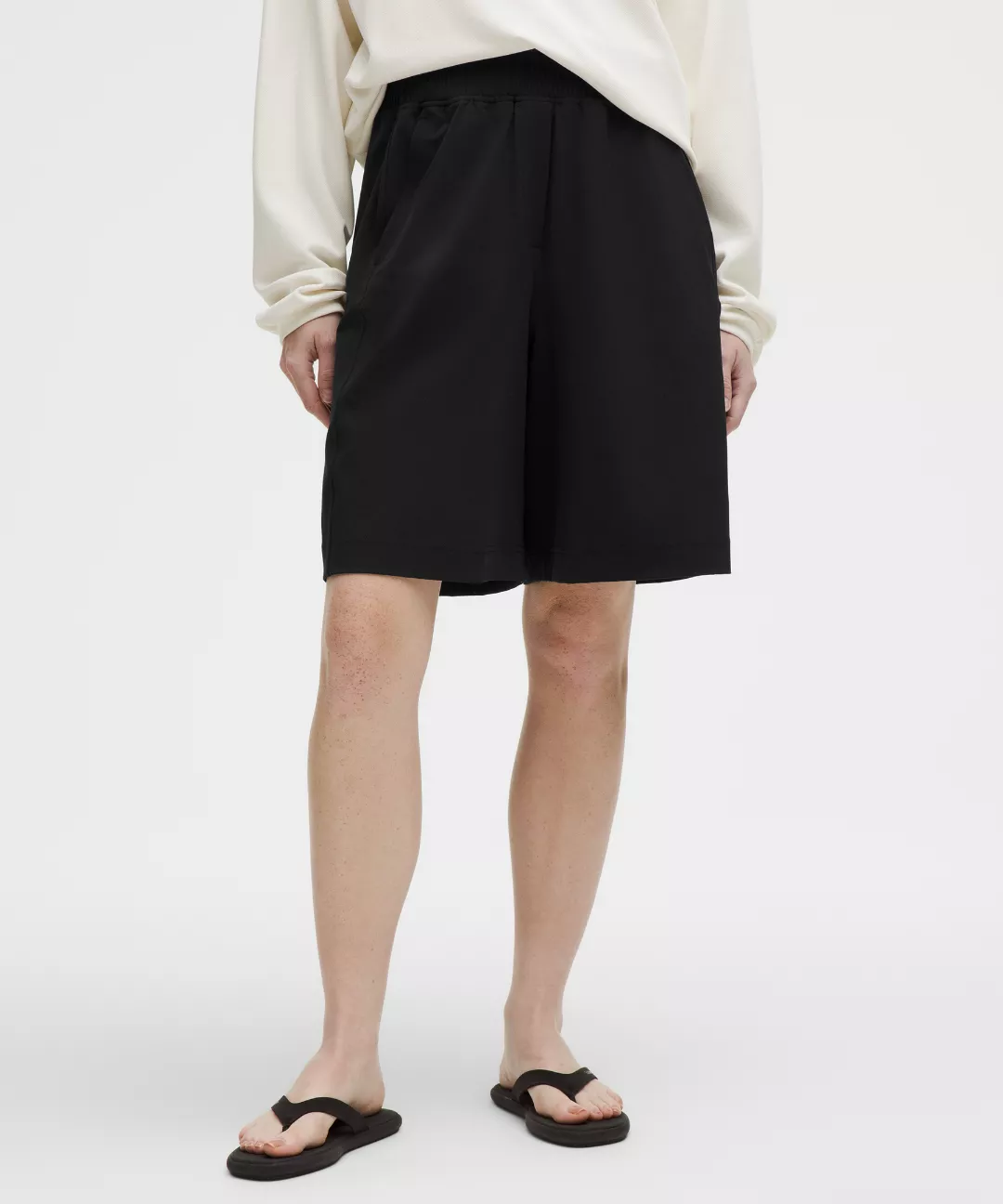 Stretch Woven Ruffle-Waist High-Rise Short 9"