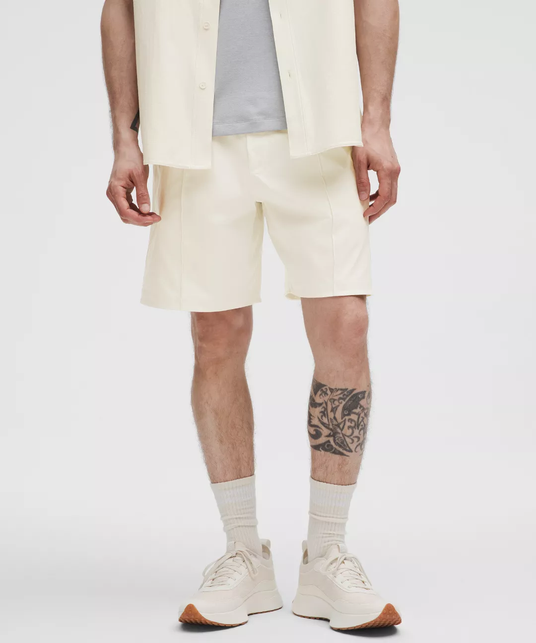Woven Pintuck Pull-On Short 8"