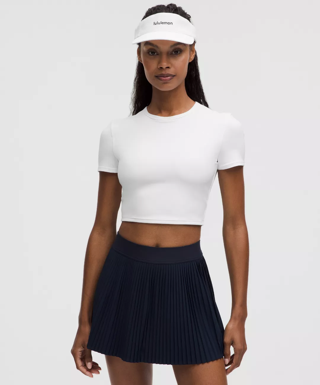 Tight-Fit Cropped Shelf-Bra T-Shirt *Light Support, B/C Cup