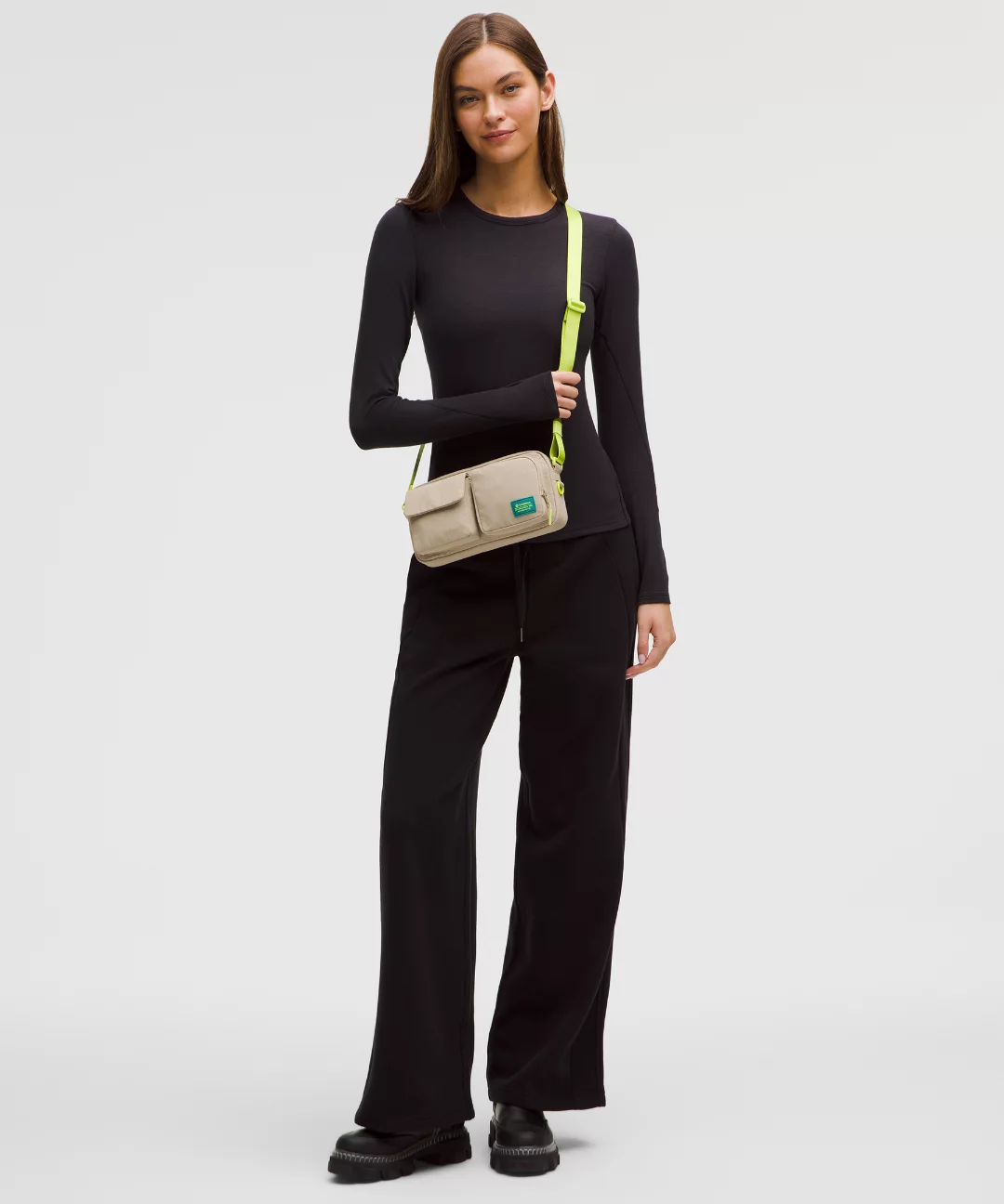 Multi-Pocket Crossbody Bag 2.5L