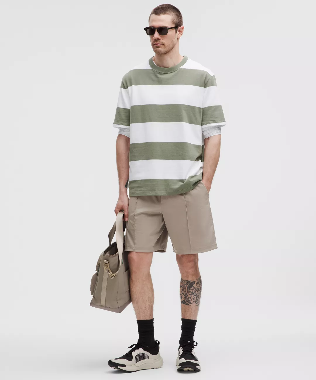 Woven Pintuck Pull-On Short 8"