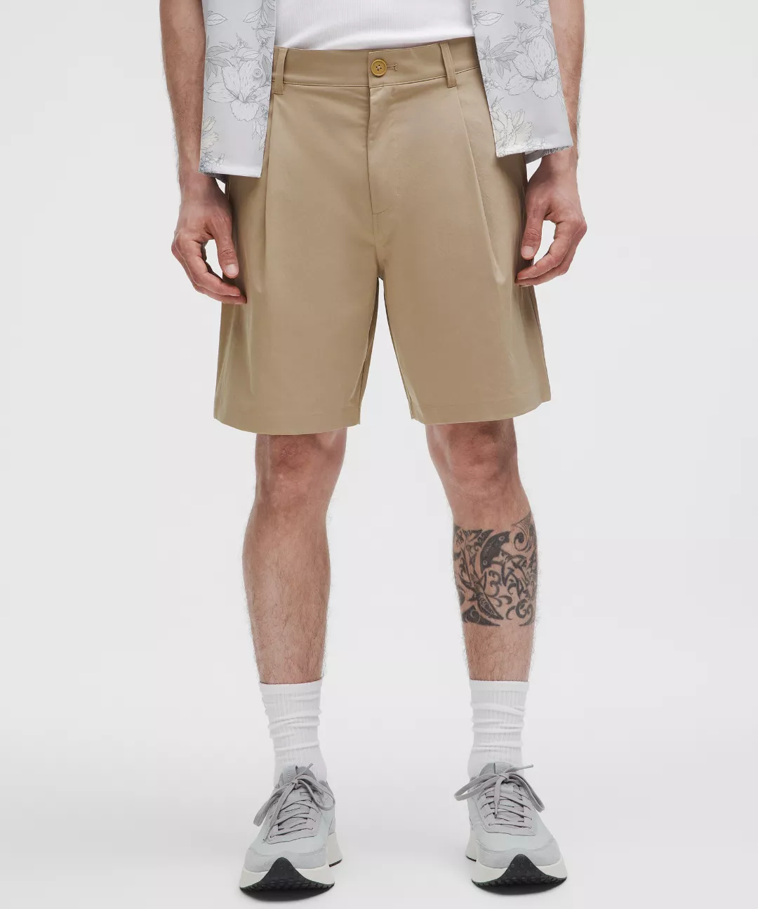 Woven Relaxed-Fit Pleated Short 8"