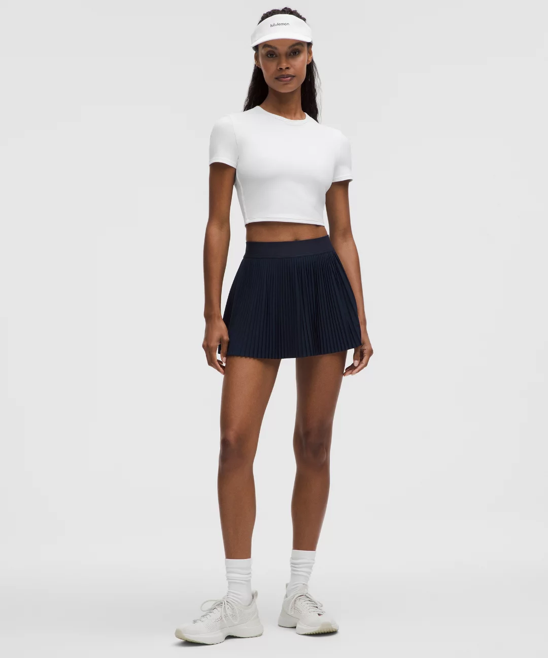 Tight-Fit Cropped Shelf-Bra T-Shirt *Light Support, B/C Cup
