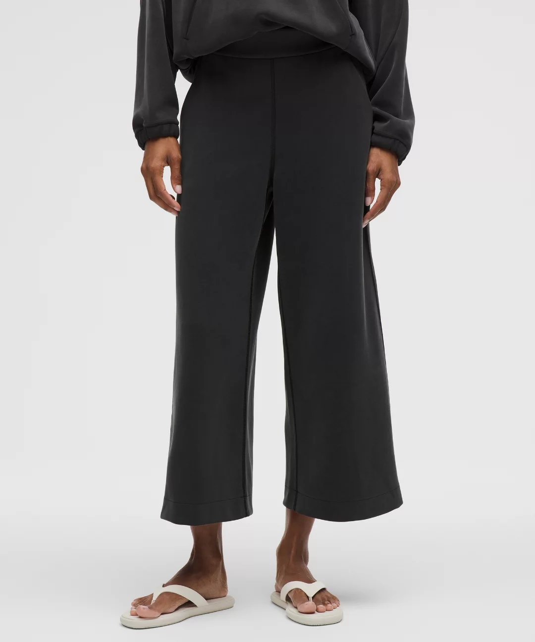 Softstreme High-Rise Wide-Leg Cropped Pant