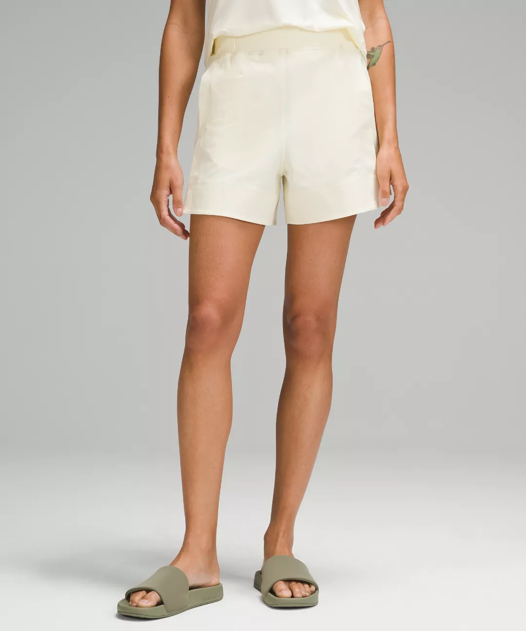 Stretch Woven Relaxed-Fit High-Rise Short 4"