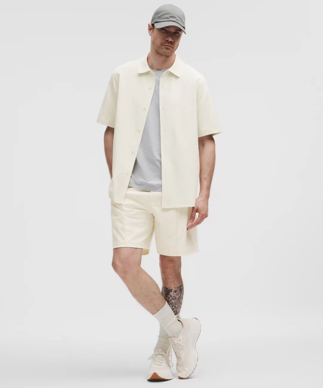 Woven Pintuck Pull-On Short 8"