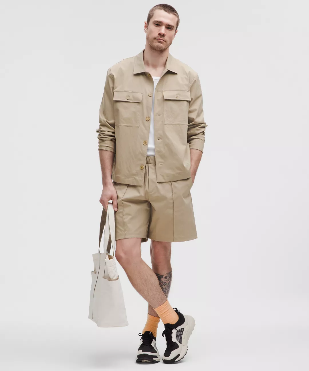 Woven Pintuck Pull-On Short 8"