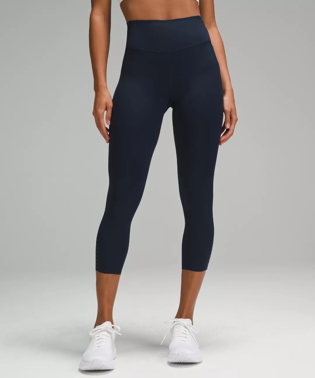 Fast and Free High-Rise Crop 23"
