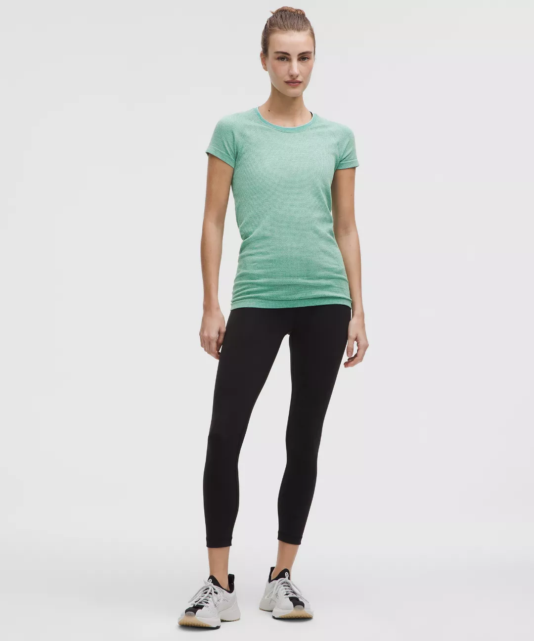 Swiftly Tech Short-Sleeve Shirt 2.0 Hip Length *Textured Knit