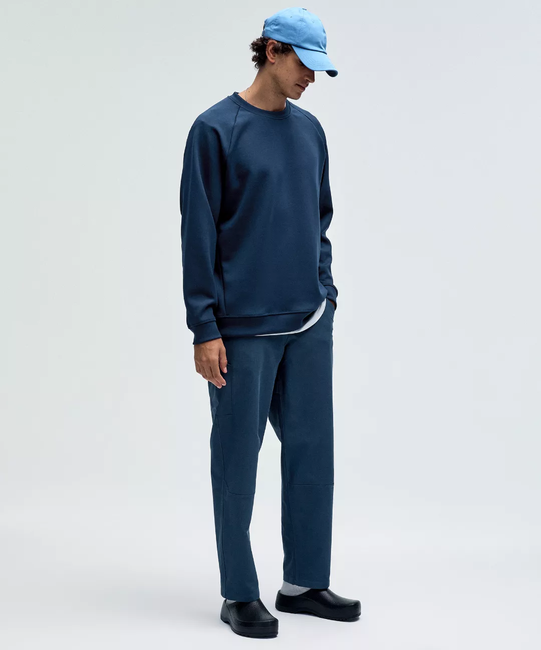 Smooth Spacer Classic-Fit Crew