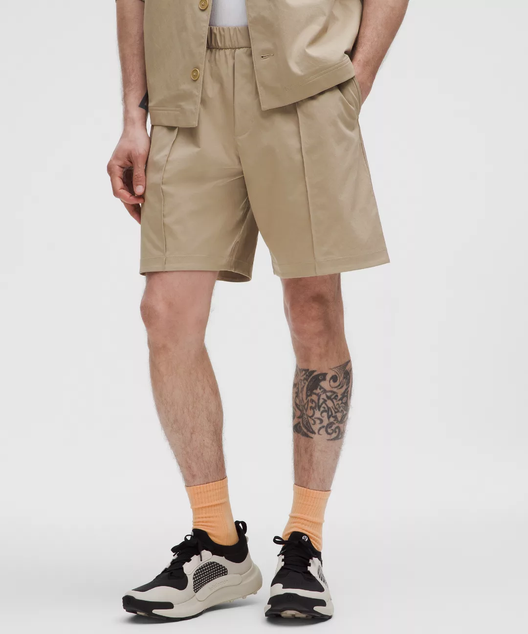 Woven Pintuck Pull-On Short 8"