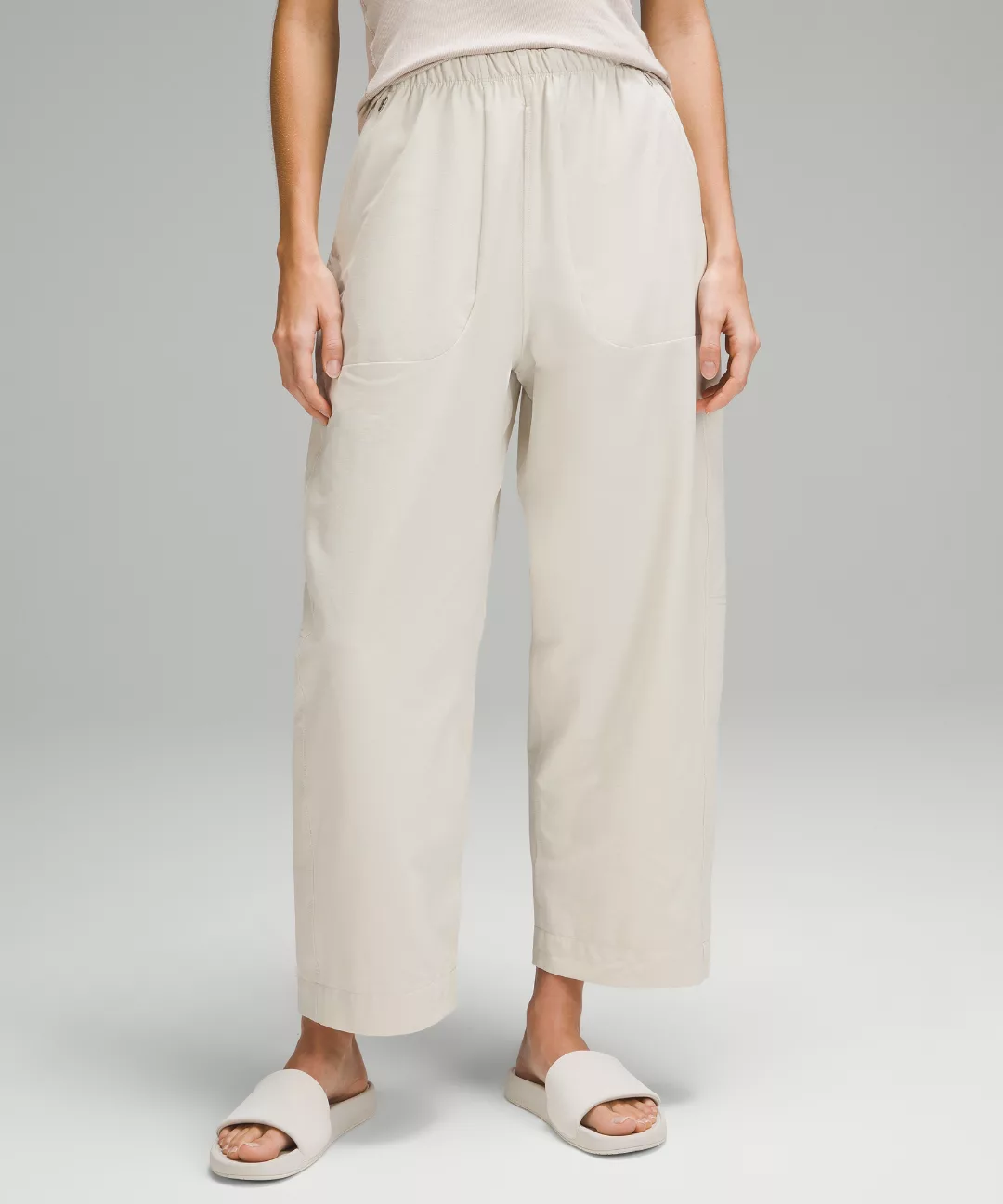Lightweight Mid-Rise Barrel-Leg Cropped Pant