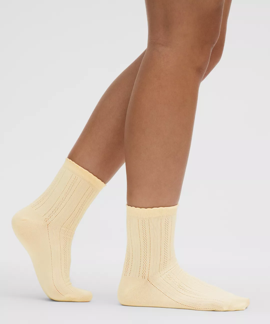 Unisex Pointelle Quarter Socks