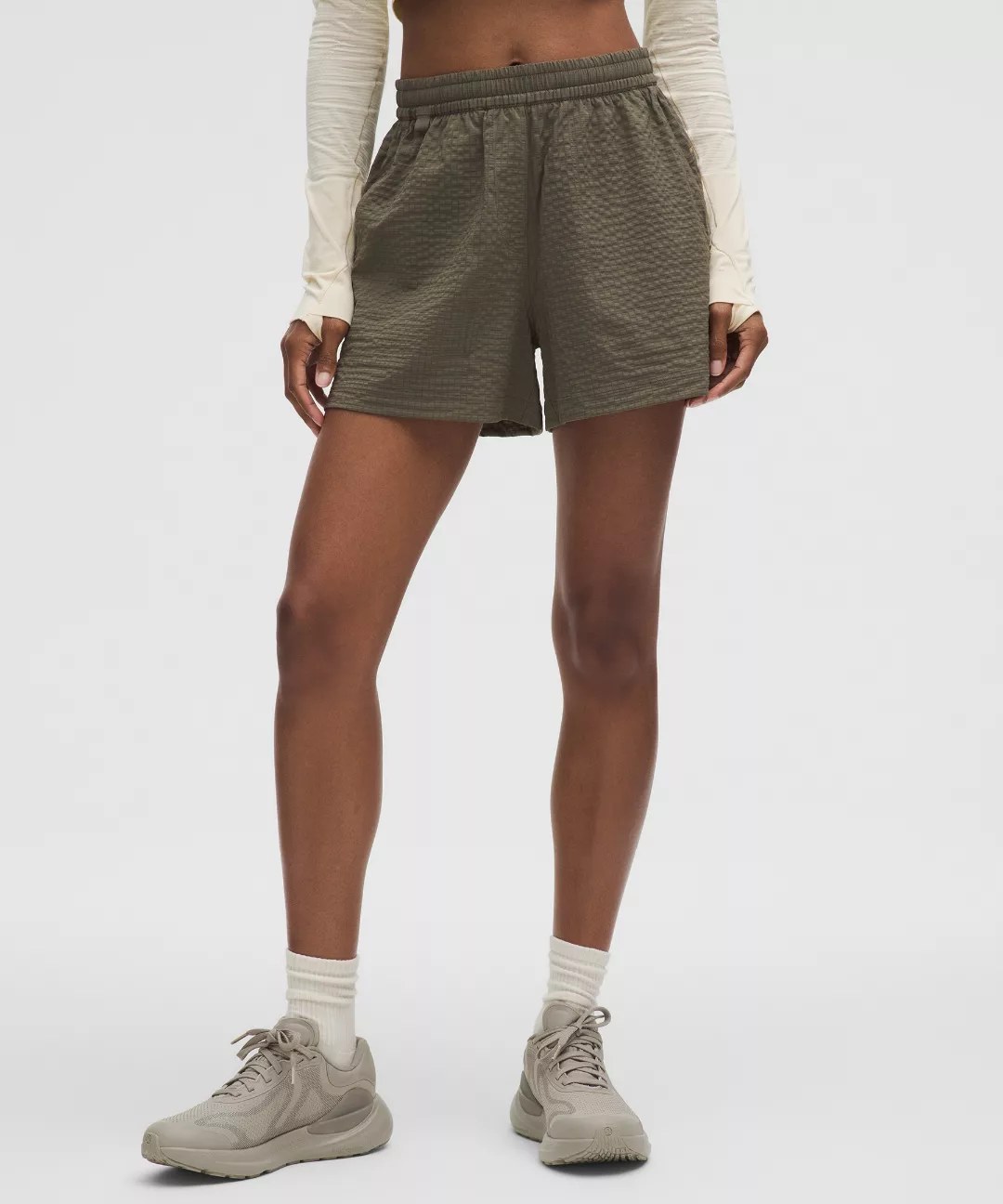 Grid-Texture Relaxed High-Rise Hiking Short 4"