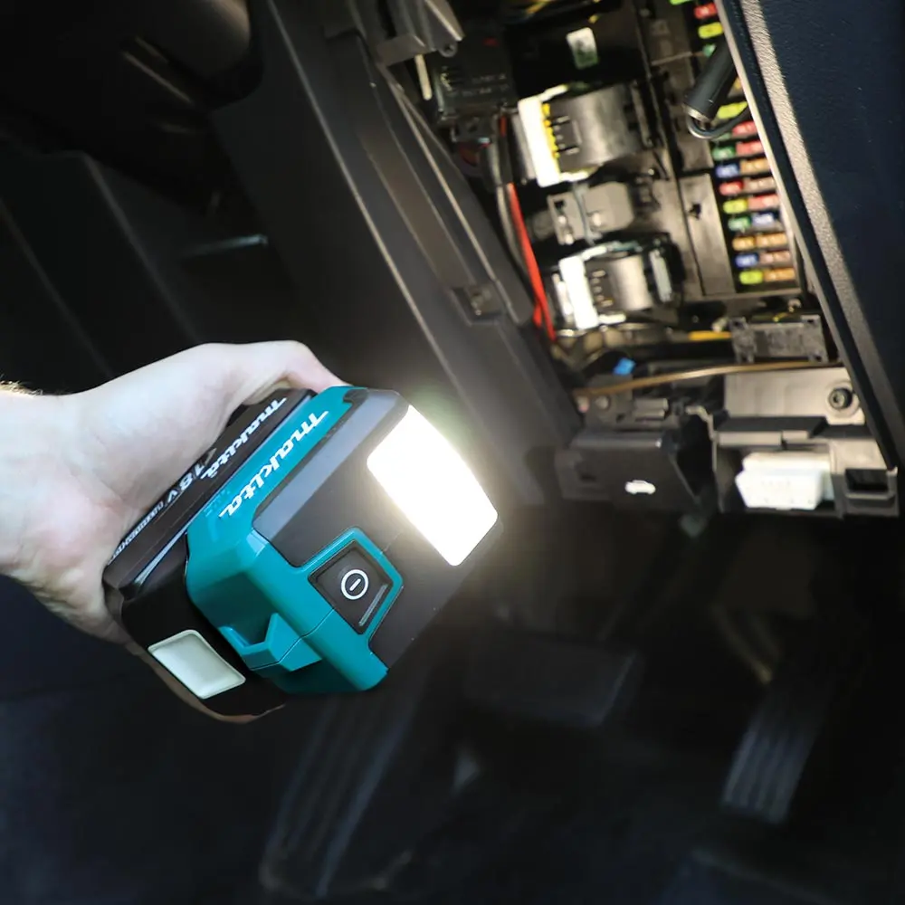 MAKITA 18V LXT LED Compact Flashlight Skin DML817