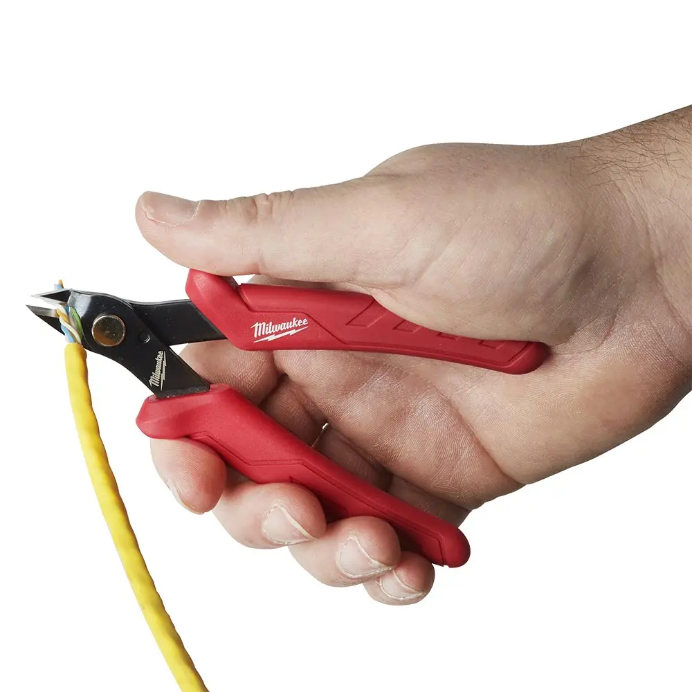 MILWAUKEE Mini Flush Cutter 48226105