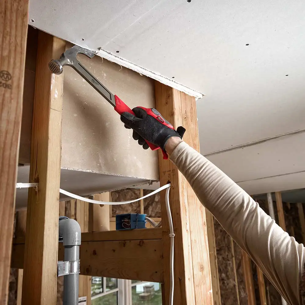 MILWAUKEE 15oz Smooth Face Rubber Grip Drywall Hammer 48229060A