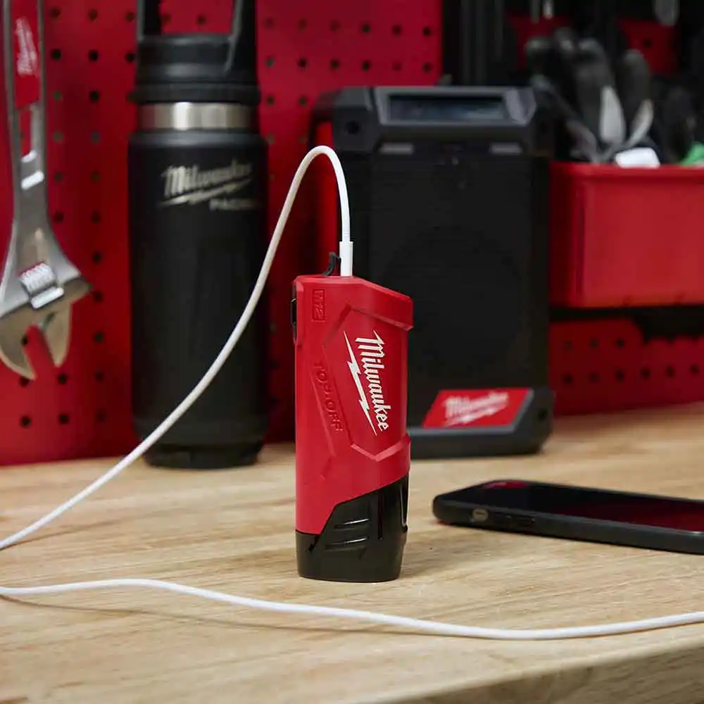 MILWAUKEE 12V Battery USB-C Travel Charger M12TC20