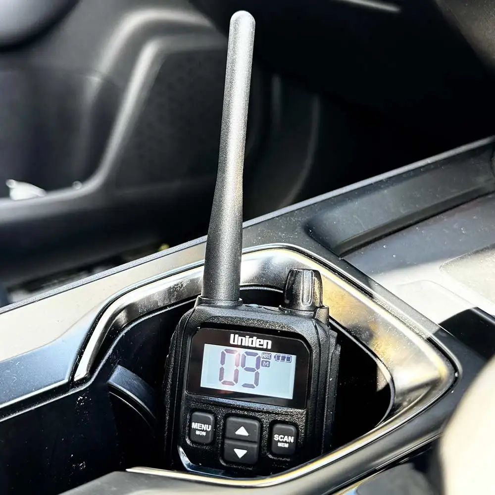 UNIDEN 2 Watt UHF Handheld 2-Way Radio UH825