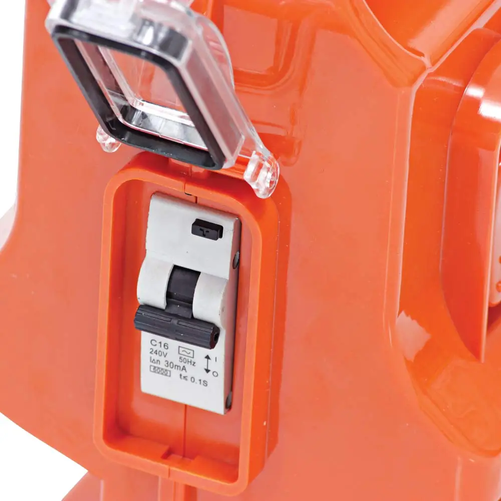 DETROIT 10A 4-Way Powerboard with Safety Switch DETPSOA10A