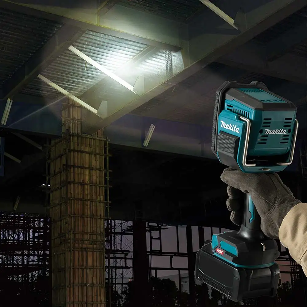 MAKITA 40V Max XGT LED Long Distance Flashlight Skin ML007G