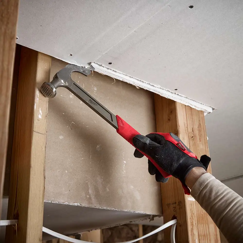 MILWAUKEE 15oz Smooth Face Rubber Grip Drywall Hammer 48229060A