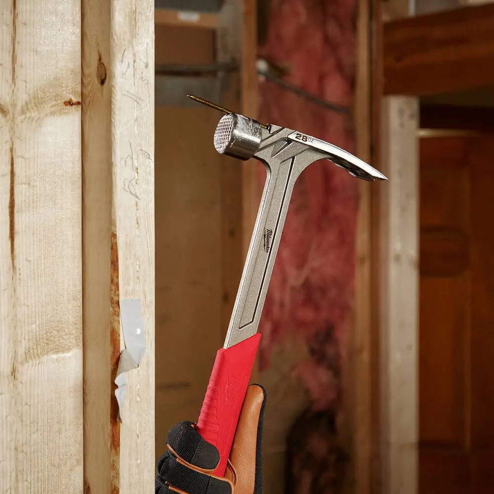 MILWAUKEE 28oz Milled Face Steel Framing Claw Hammer 48229029A