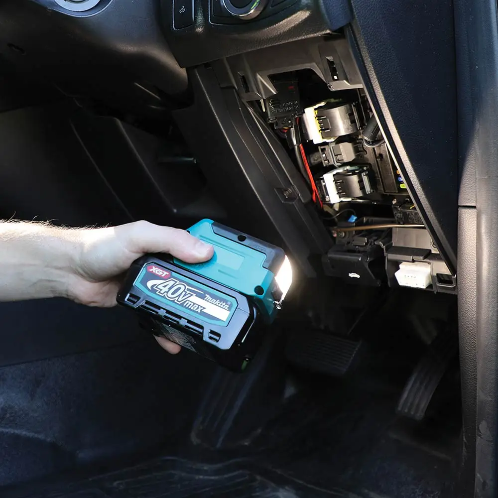 MAKITA 40V Max XGT LED Compact Flashlight Skin ML011G