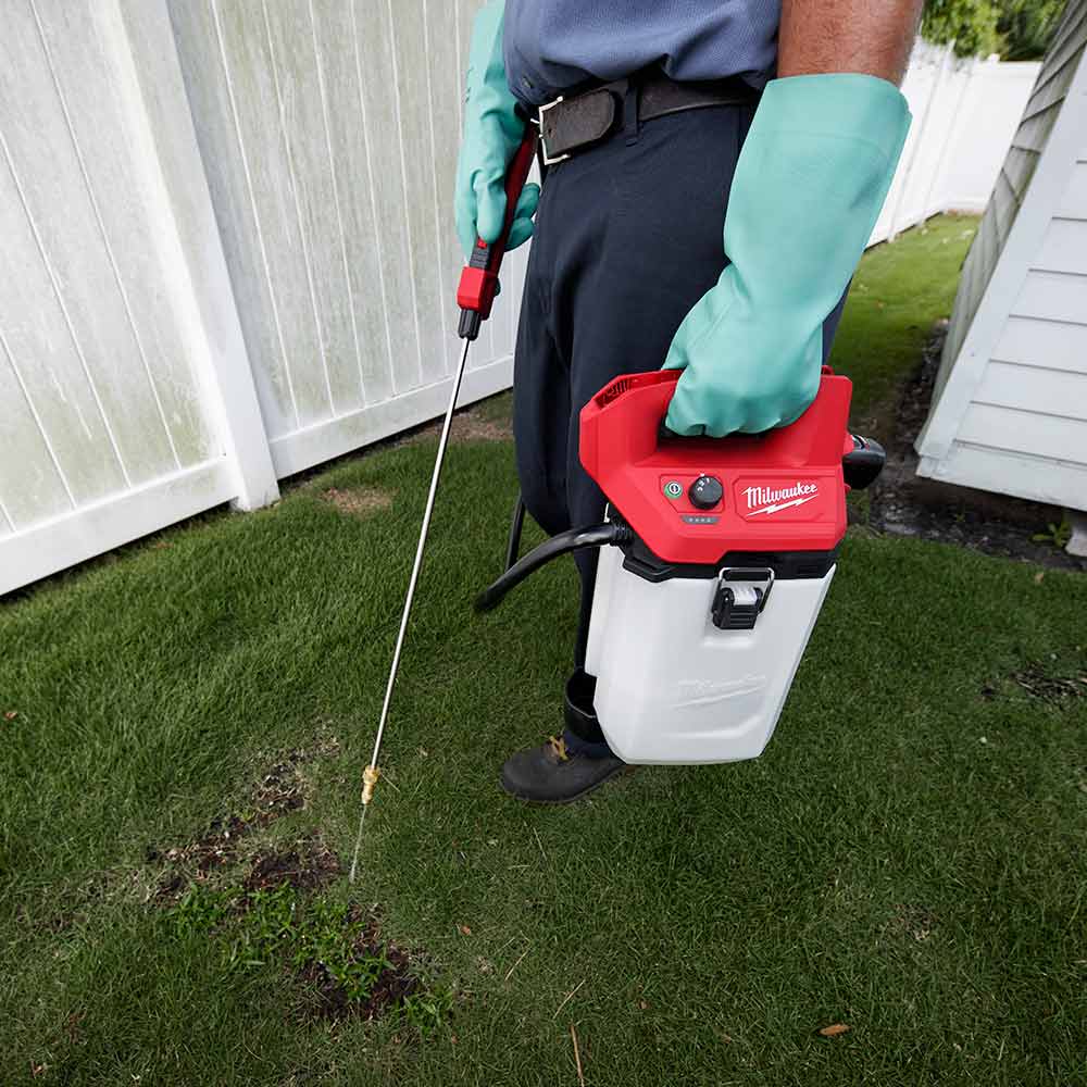 MILWAUKEE 7L Handheld Chemical Sprayer Tank 49162762