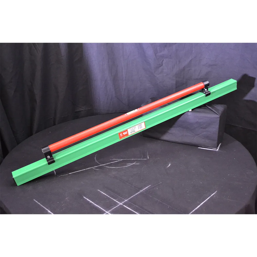 MASTERFINISH 1.2m Aluminium Screed with Level