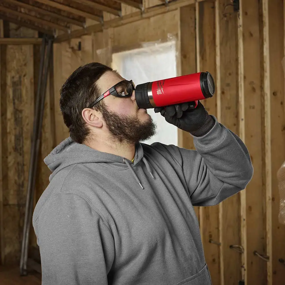 MILWAUKEE PACKOUT™ 532ml (18oz) Sip Lid Mug - Red 48228394R