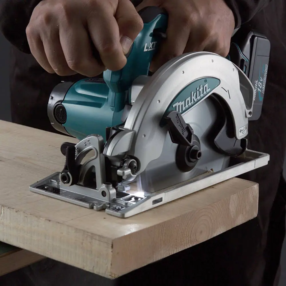 MAKITA 18V 165mm Circular Saw Skin DSS610Z