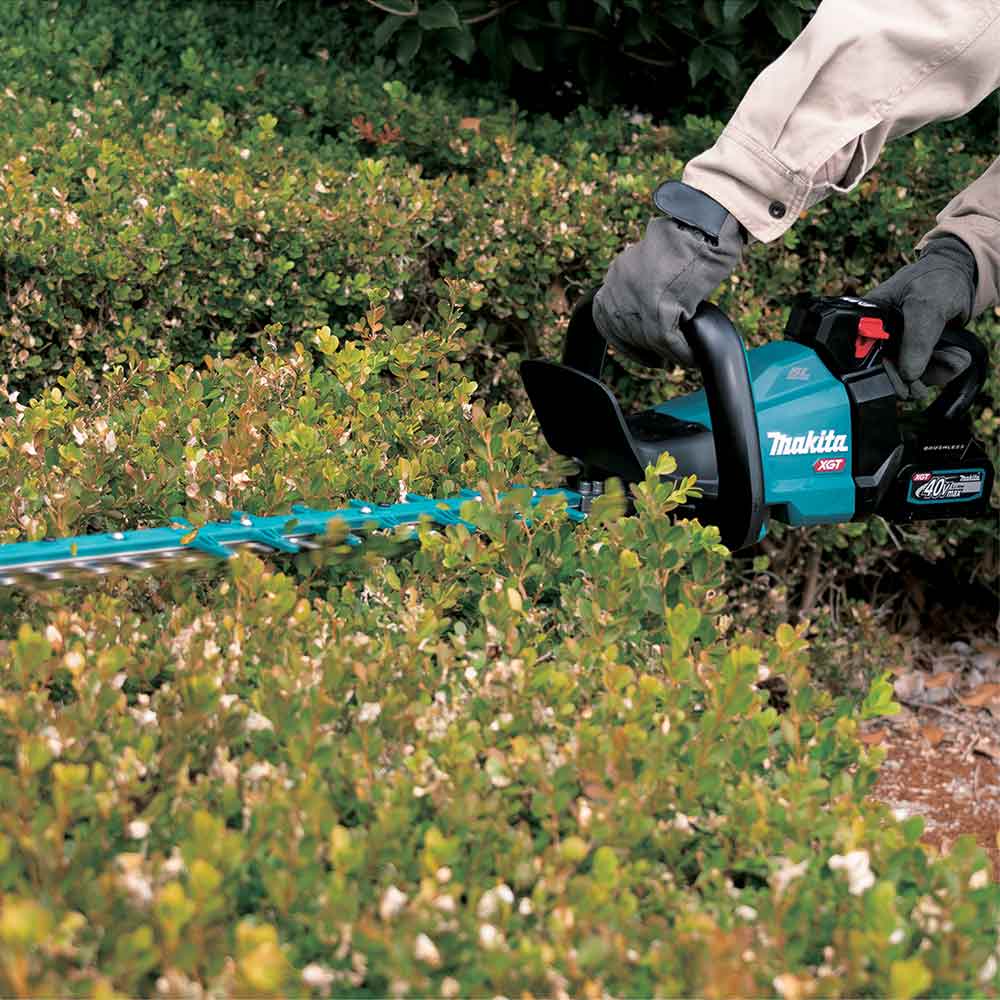 MAKITA 40V Max XGT Brushless 600mm Hedge Trimmer Skin UH008GZ
