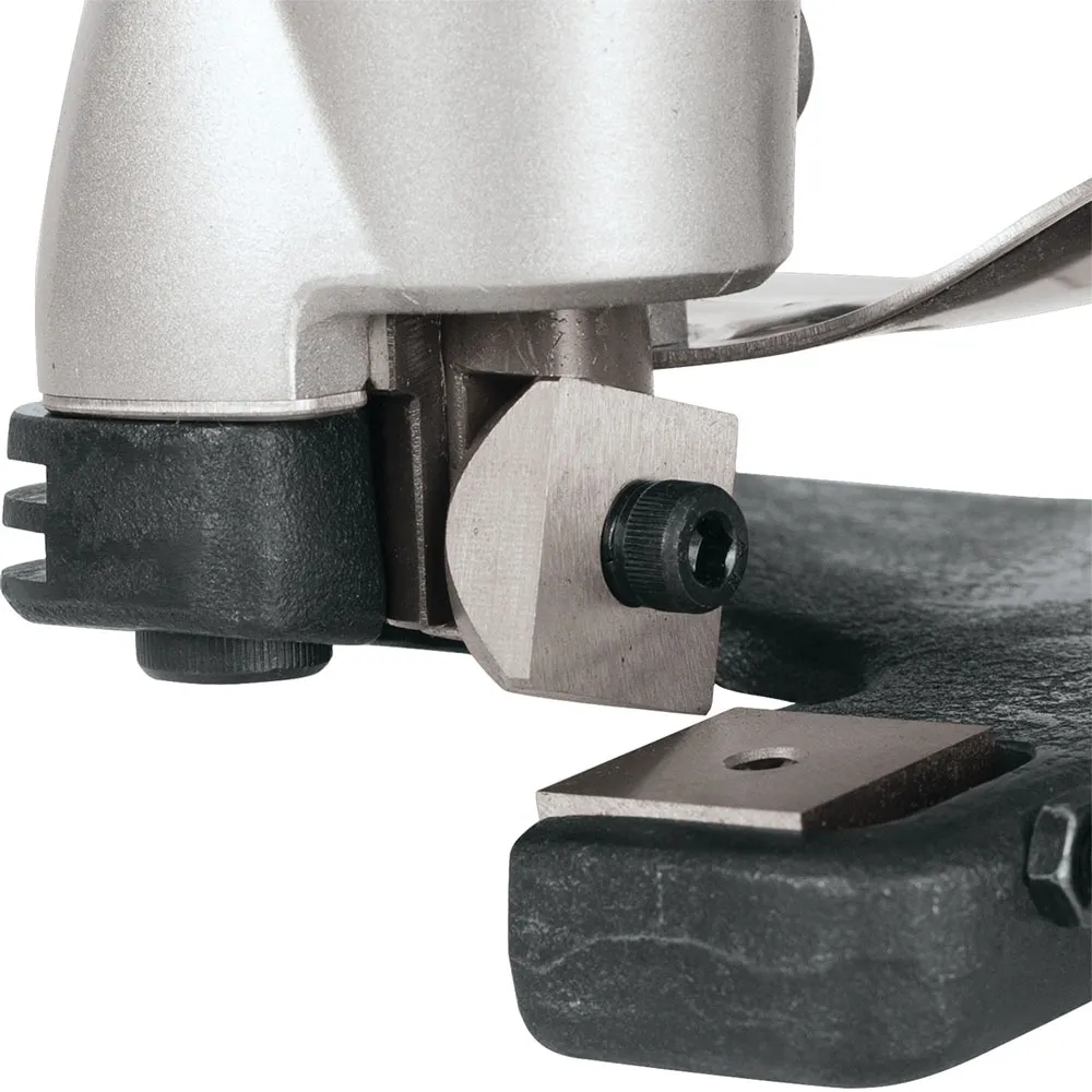 MAKITA 3.2mm 710W Metal Shear with Case JS3201J